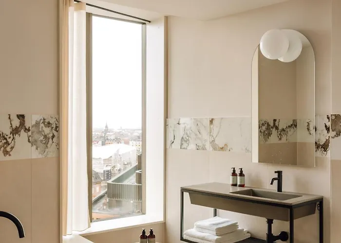 Locke Hotel 4*