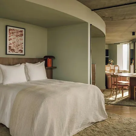 Locke Hotel