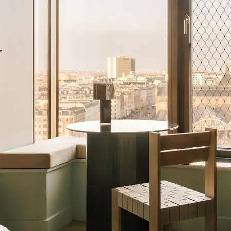 Locke Hotel 4*