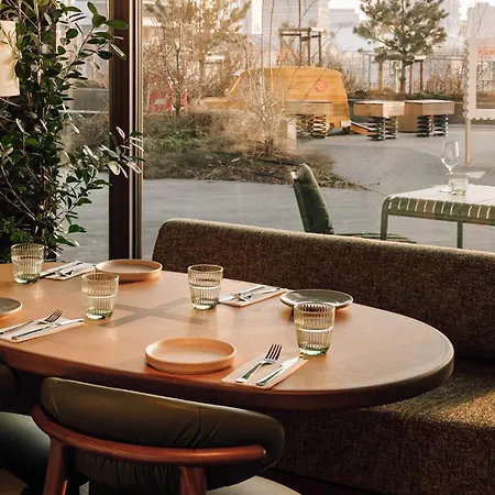 Locke Hotel 4*