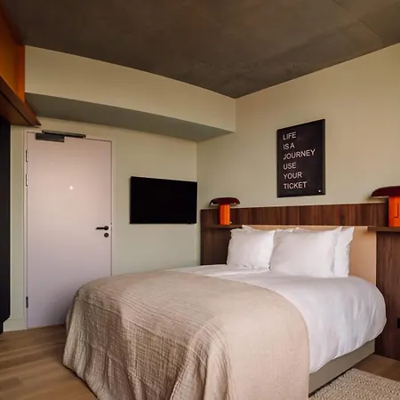 Locke Hotel